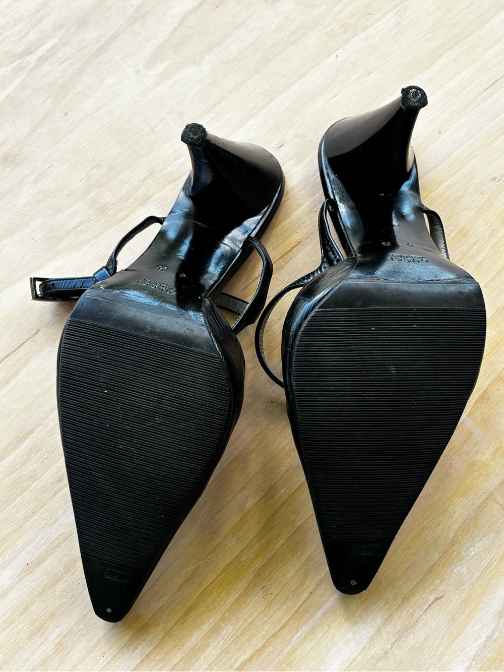 Gucci Black Patent Pointed-Toe Sling Heels with Ankle Straps - Picture 5 of 6